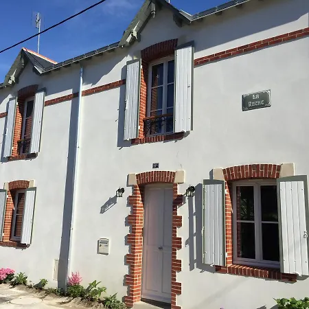 La Ruche Bed & Breakfast 4*