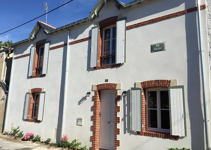 La Ruche Bed & Breakfast 4*